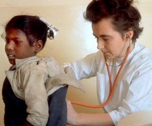 Dr. Ruth Pfau with child patient